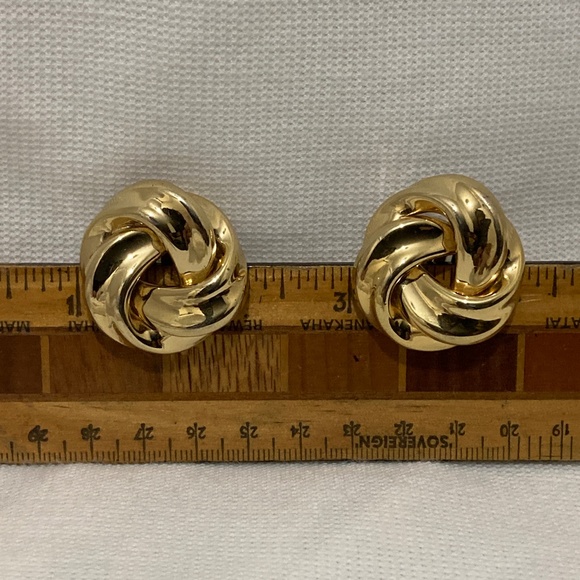 Gorgeous, Gold-tone, Circular Clip-On Earrings - Picture 7 of 9